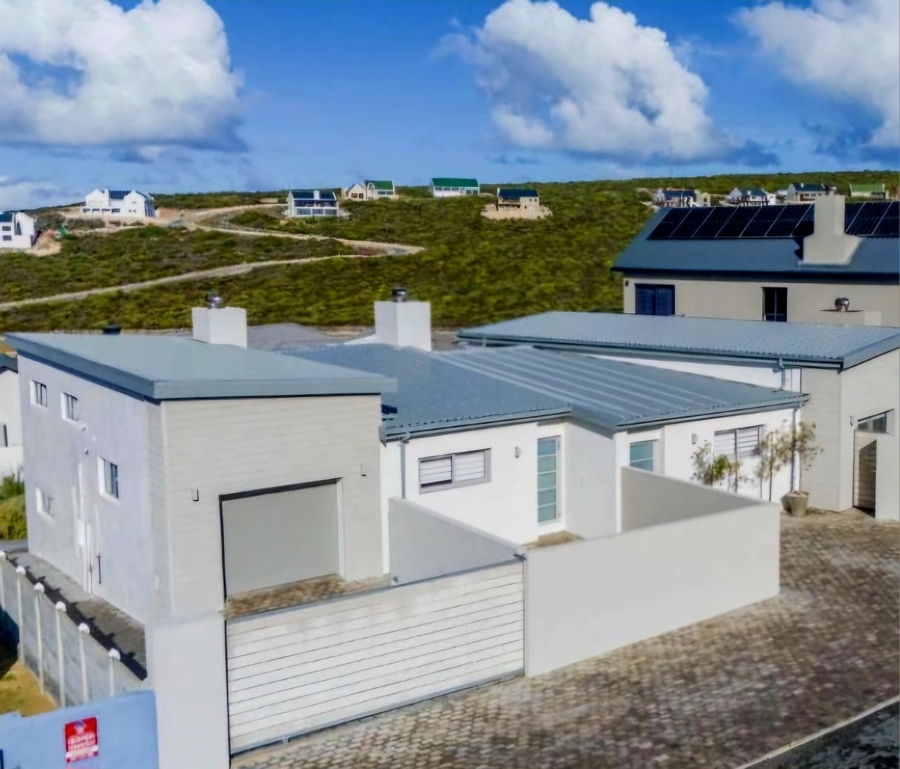 4 Bedroom Property for Sale in Struisbaai Western Cape